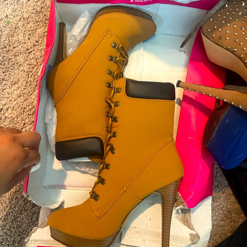High heel boots